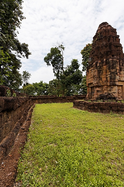 26-Prasat Ta Muen Toch-029